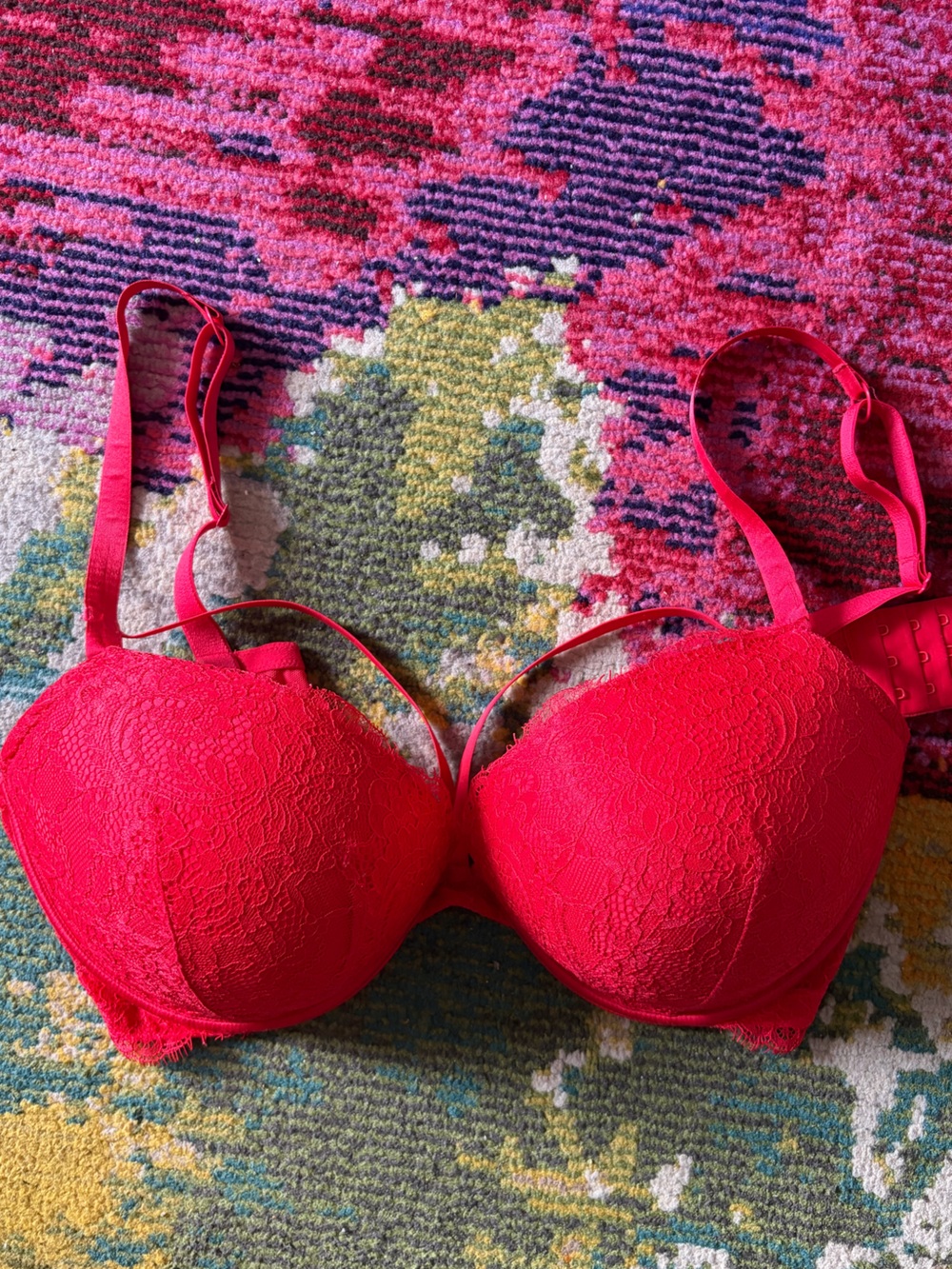 Victoria's Secret Lace Padded Push-Up Bra in Lipstick Red 36DD